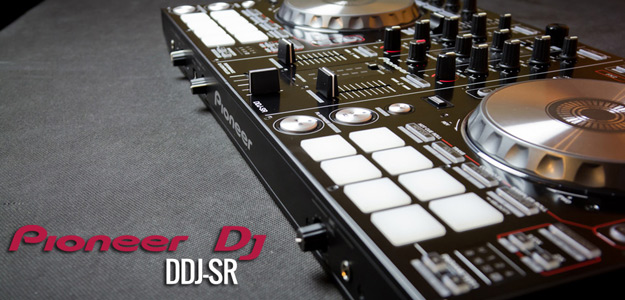Kontroler Pioneer DDJ-SR na testach