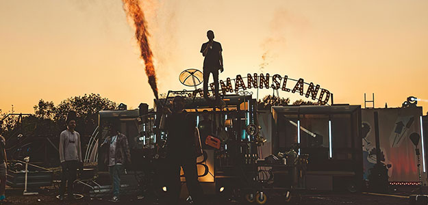 Burning Man Feeling w Kliemannsland - Adam Hall wspiera Livestream z Benem Böhmerem