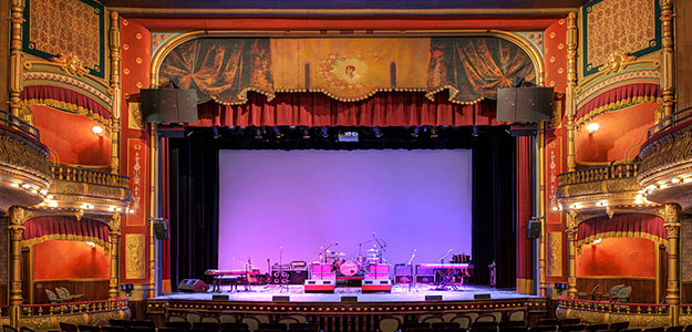 Kolumny Meyer Sound JM-1P w Mississippi Elegant Riley Center