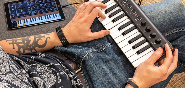 IK Multimedia rozszerza serię kontrolerów iRig Keys