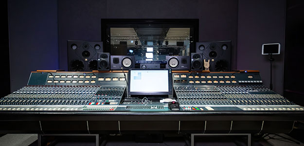 Odsłuch na grubo - Monitory Quested w Marshall Studios