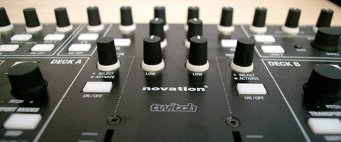 Test kontrolera Novation Twitch