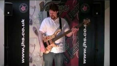 Vintage V1004DX bass demo