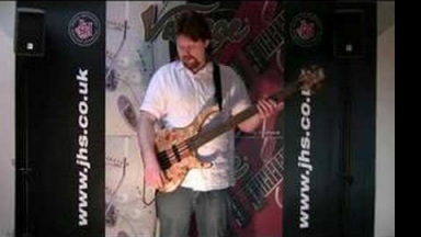 Vintage V1004DX bass demo